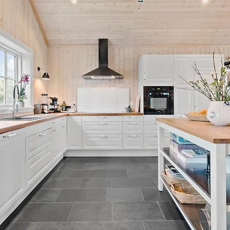 Gorgeous In With Kitchen בית נופש פארביילה